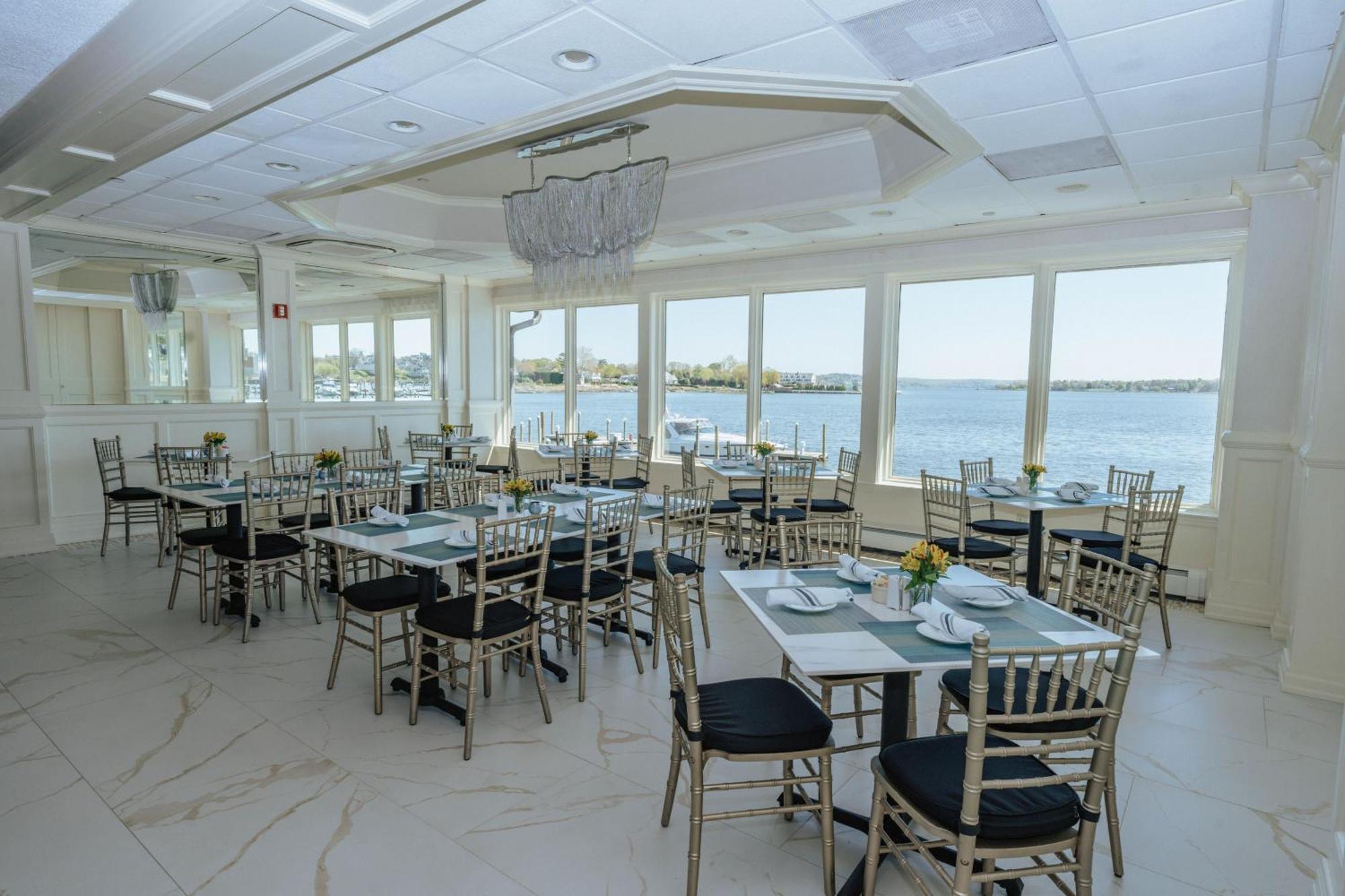 רד בנק Oyster Point Hotel מראה חיצוני תמונה