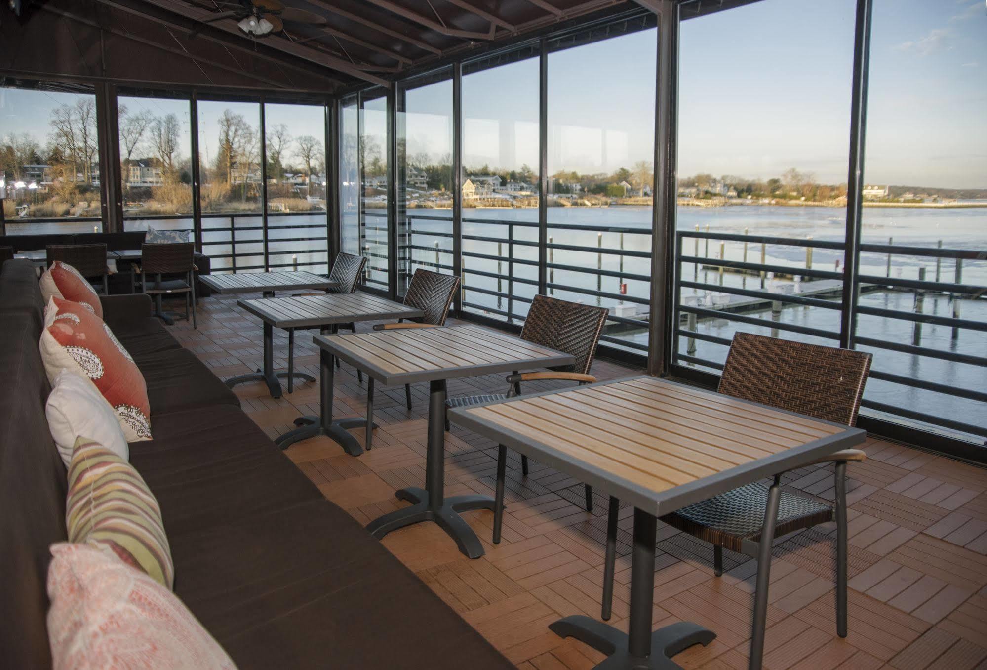 רד בנק Oyster Point Hotel מראה חיצוני תמונה